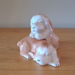 VINTAGE Nesting Sleeping Spaniel Dogs Ceramic Salt and Pepper Shakers